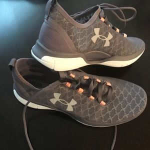 Worn once Under Armour Cool Switch